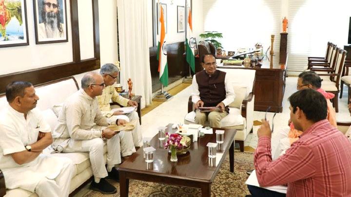 मुख्यमंत्री श्री चौहान से शिक्षा भारती के प्रतिनिधि-मंडल ने की भेंट